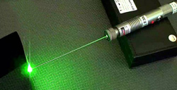 La FDA degli Stati Uniti emette un avviso per il puntatore laser